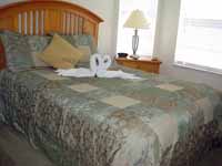 queen size bed - click to enlarge